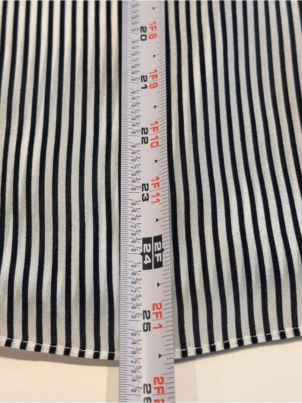 Cabi 100% Silk Off Shoulder Striped Blouse XS Black White Tunic Top Lightweight - Picture 13 of 15
